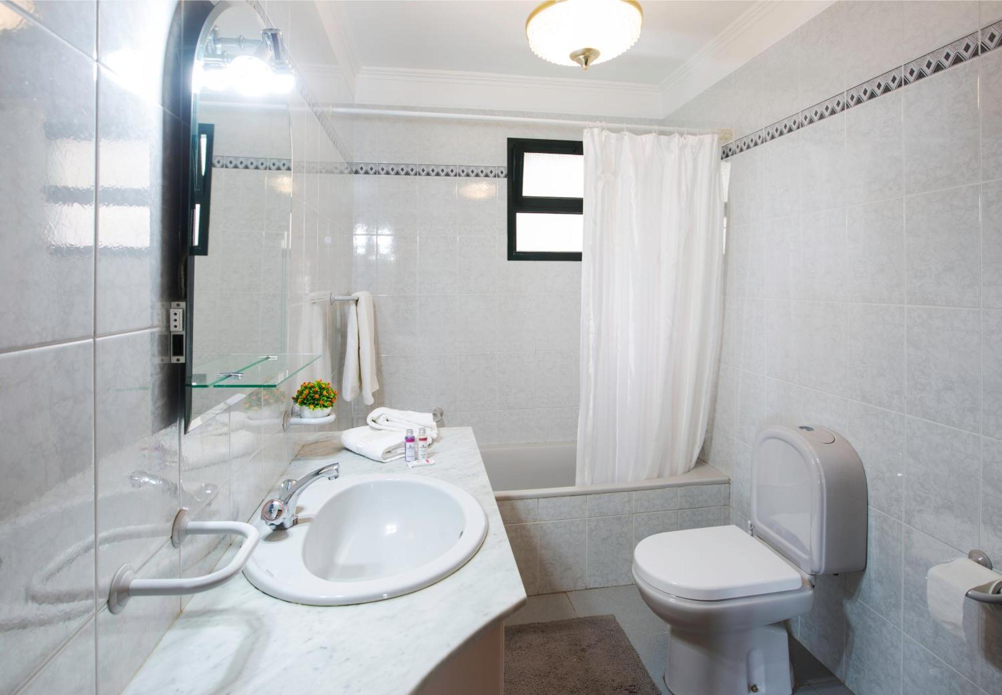 Charming Apartments In Funchal - Sao Goncalo Room photo